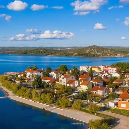 Apartment Apartman Maretic